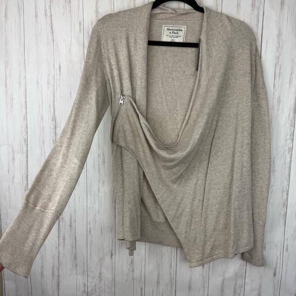Abercrombie & Fitch Beige Cardigan. NWT XS - Picture 2 of 5